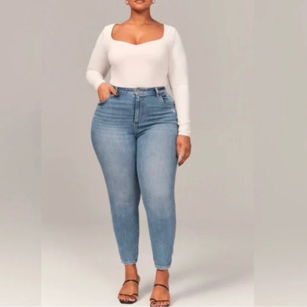 Abercrombie & Fitch The Skinny High Rise size 26 / 2 SHORT